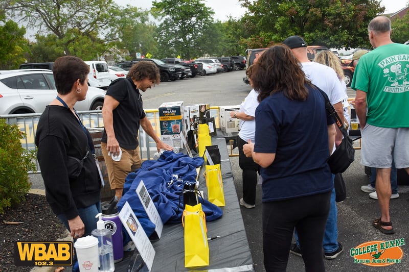 Check out all the photos from Roger & JP's 5-Foot Fun Run that took place on Saturday, September 7th, 2024 at Blue Point Brewery in Patchogue.