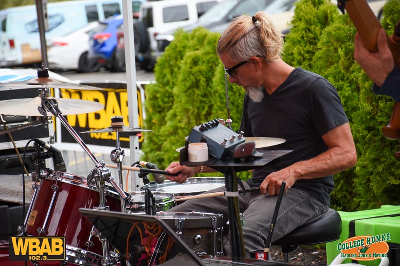 Check out all the photos from Roger & JP's 5-Foot Fun Run that took place on Saturday, September 7th, 2024 at Blue Point Brewery in Patchogue.