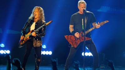 James Hetfield, Kirk Hammett shred national anthem during SF Giants Metallica Night