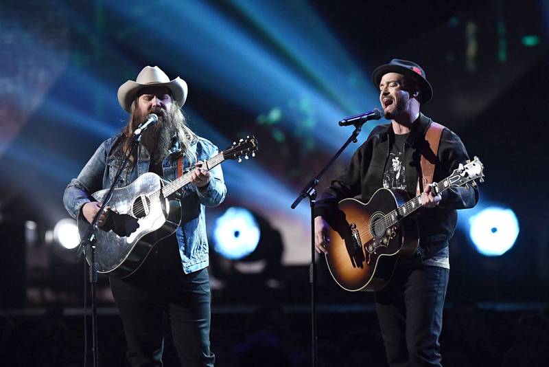 LONDON, ENGLAND - FEBRUARY 21:  *** EDITORIAL USE ONLY IN RELATION TO THE BRIT AWARDS 2018 ***  Chris Stapleton and Justin Timberlake perform at The BRIT Awards 2018 held at The O2 Arena on February 21, 2018 in London, England.  (Photo by Gareth Cattermole/Getty Images)