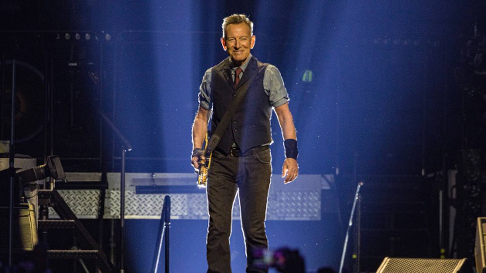 Bruce Springsteen’s treats LA crowd to surprises and the return of