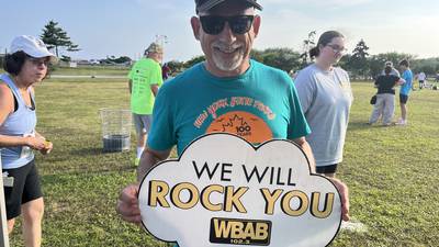 PHOTOS: 102.3 WBAB & 106.1 WBLI at Summer Run Series on August 5th