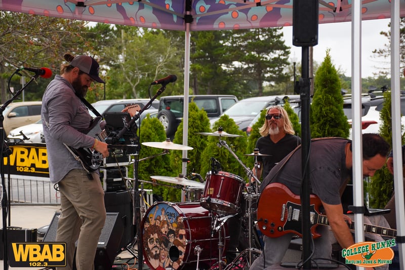 Check out all the photos from Roger & JP's 5-Foot Fun Run that took place on Saturday, September 7th, 2024 at Blue Point Brewery in Patchogue.