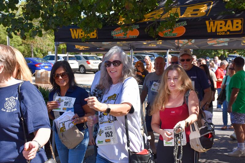Check out all the photos from Roger & JP's 25-Foot Fun Run that took place on Saturday, September 20th, 2025 at Blue Point Brewery in Patchogue.