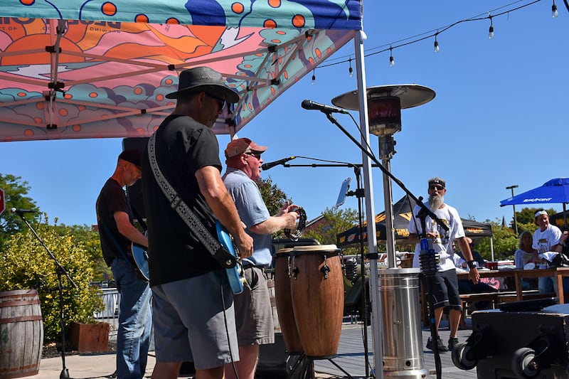 Check out all the photos from Roger & JP's 25-Foot Fun Run that took place on Saturday, September 20th, 2025 at Blue Point Brewery in Patchogue.