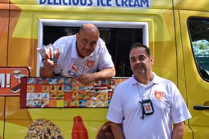 Check out all the photos from Roger & JP's 25-Foot Fun Run that took place on Saturday, September 20th, 2025 at Blue Point Brewery in Patchogue.